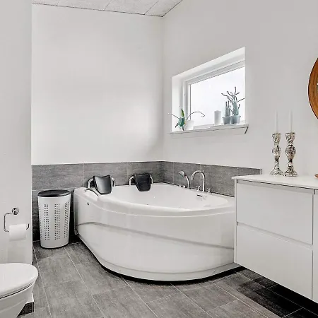 6 Person Holiday In R M Semesterbostad Sønderby